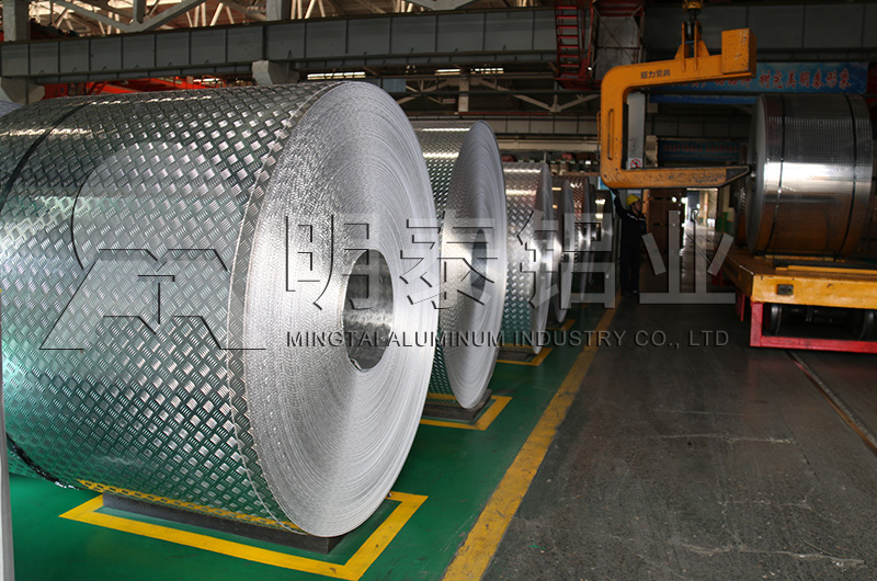 小五條筋花紋鋁板性能廠家_明泰鋁業